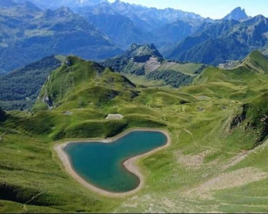 La Suite Unique - Le Jardin Sur Les Pyrenees- Vue Panoramique Montagne -Jardin Cloture Prive De 100M2-Parking-Linge De Lit Et Serviettes Compris- Bielle Dış mekan fotoğraf
