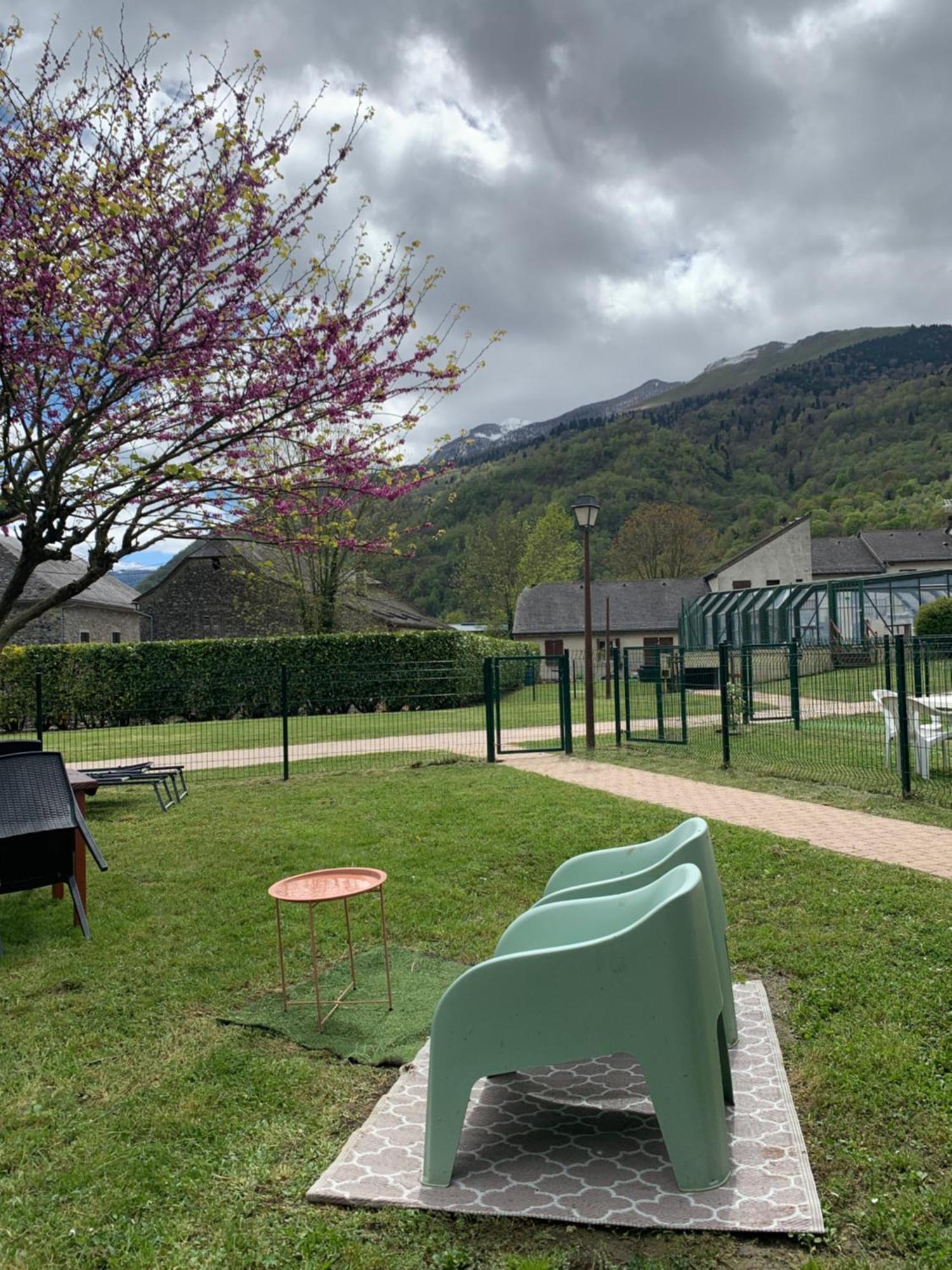 La Suite Unique - Le Jardin Sur Les Pyrenees- Vue Panoramique Montagne -Jardin Cloture Prive De 100M2-Parking-Linge De Lit Et Serviettes Compris- Bielle Dış mekan fotoğraf